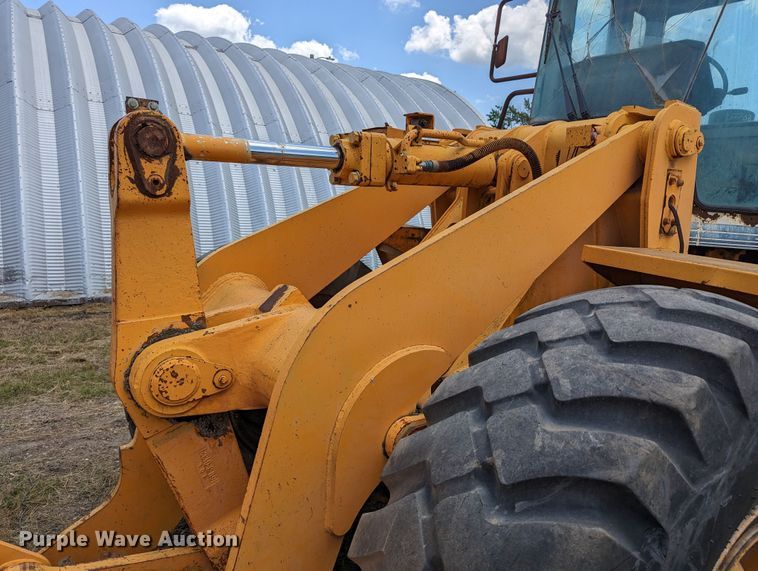 image for item LM9819 1993 Hyundai HL17  wheel loader