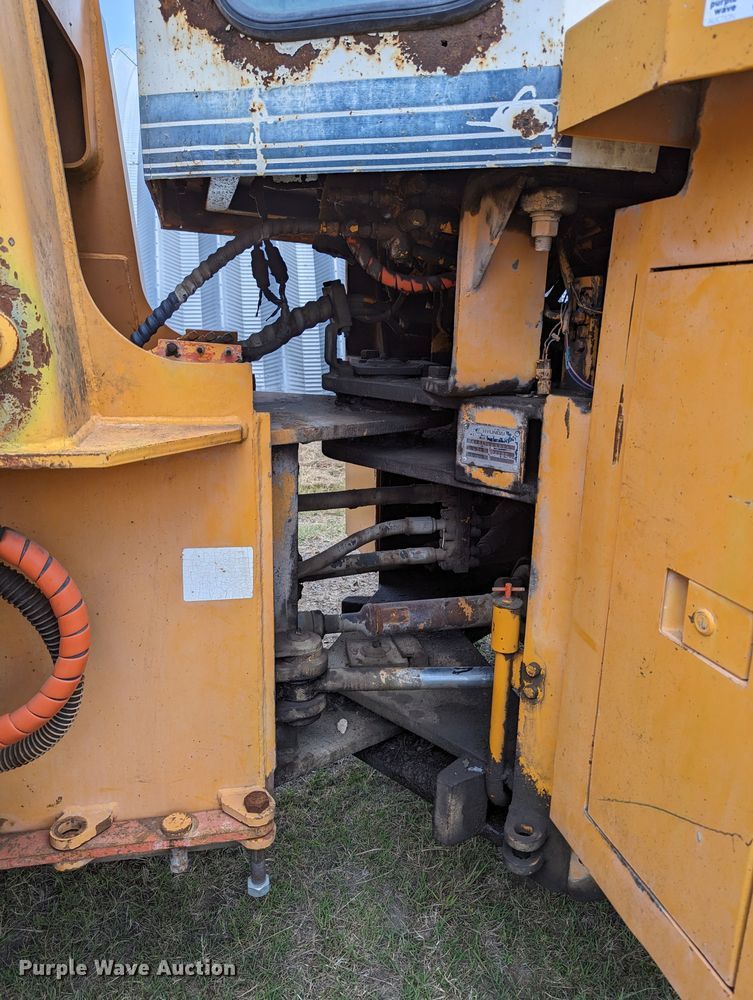 image for item LM9819 1993 Hyundai HL17  wheel loader