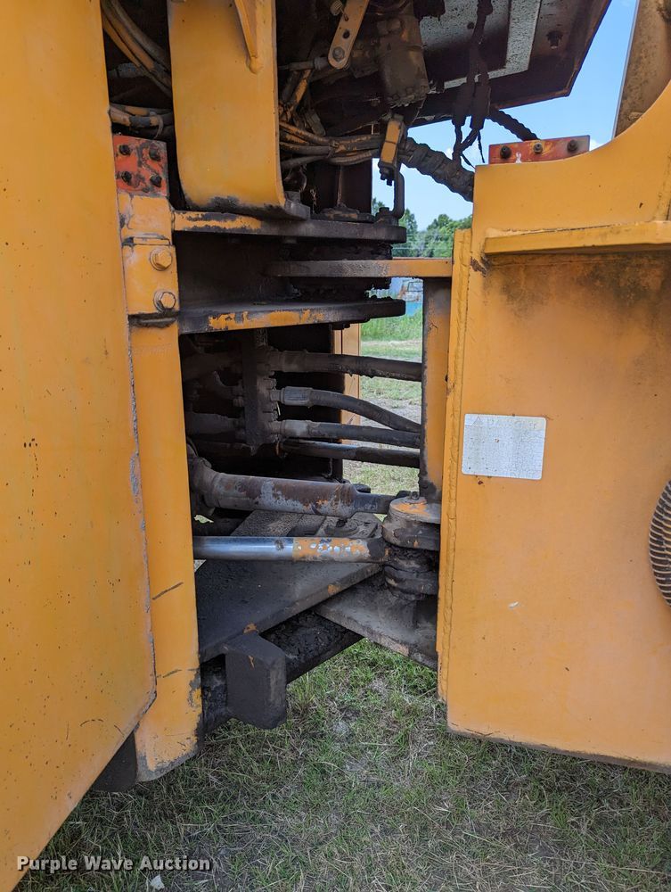 image for item LM9819 1993 Hyundai HL17  wheel loader