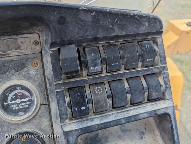 image for item LM9819 1993 Hyundai HL17  wheel loader