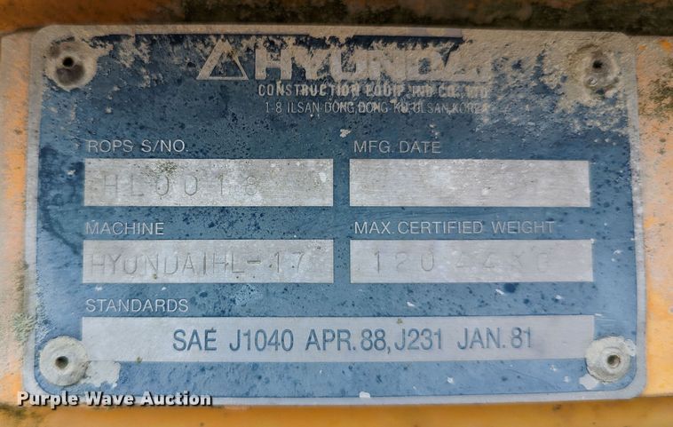 image for item LM9819 1993 Hyundai HL17  wheel loader