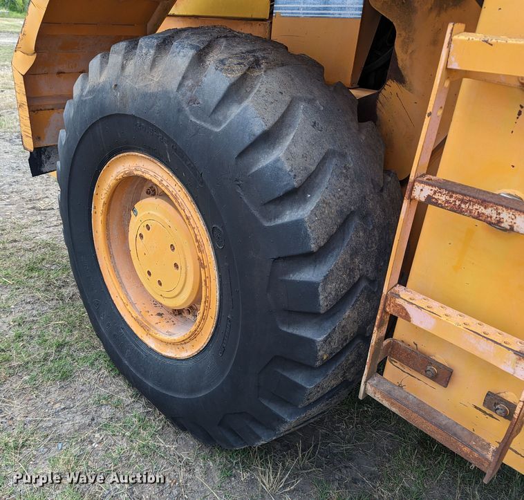 image for item LM9819 1993 Hyundai HL17  wheel loader