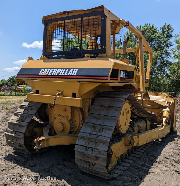 image for item LM9820 1993 Caterpillar D6H XL Series II  dozer