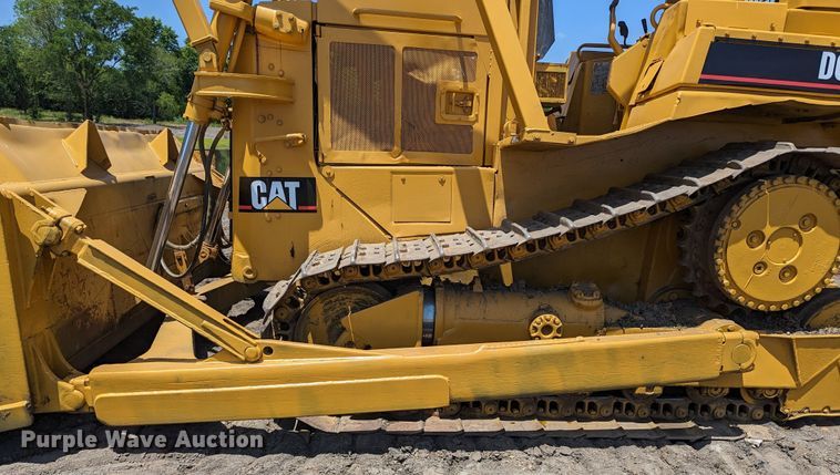 image for item LM9820 1993 Caterpillar D6H XL Series II  dozer