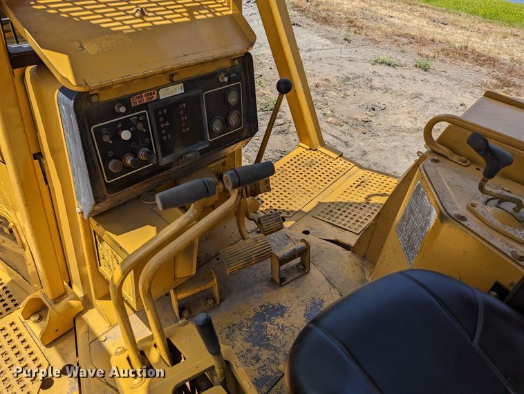 image for item LM9820 1993 Caterpillar D6H XL Series II  dozer