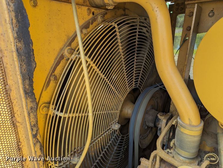 image for item LM9820 1993 Caterpillar D6H XL Series II  dozer