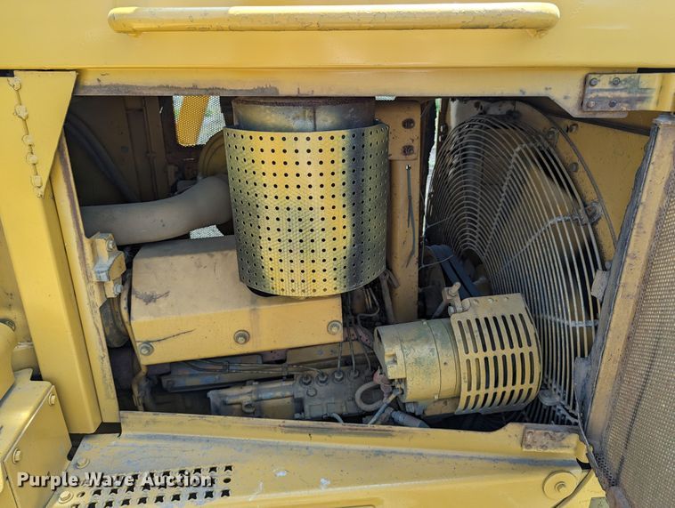 image for item LM9820 1993 Caterpillar D6H XL Series II  dozer