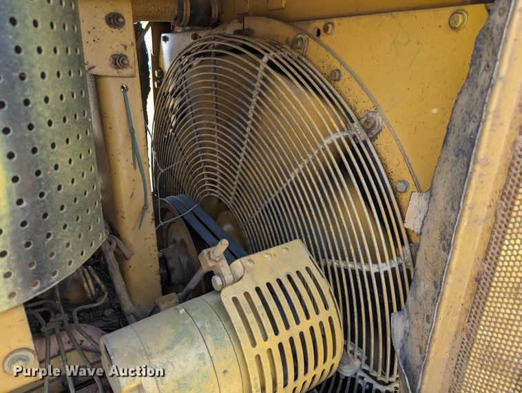 image for item LM9820 1993 Caterpillar D6H XL Series II  dozer