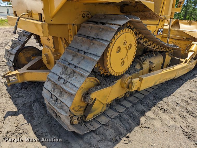 image for item LM9820 1993 Caterpillar D6H XL Series II  dozer