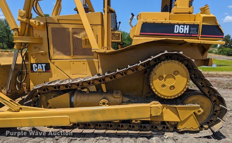 image for item LM9820 1993 Caterpillar D6H XL Series II  dozer