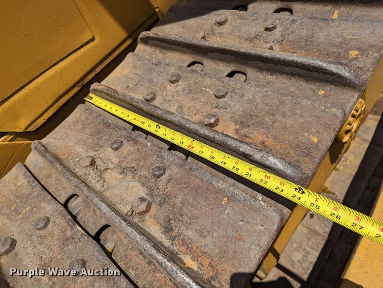 image for item LM9820 1993 Caterpillar D6H XL Series II  dozer