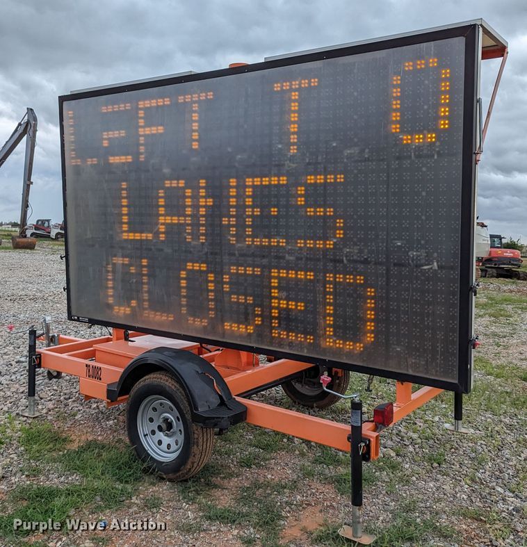 image for item LM9830 2018 K&K Systems MB14281  message board trailer