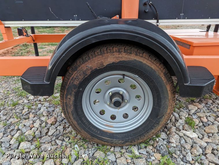 image for item LM9830 2018 K&K Systems MB14281  message board trailer