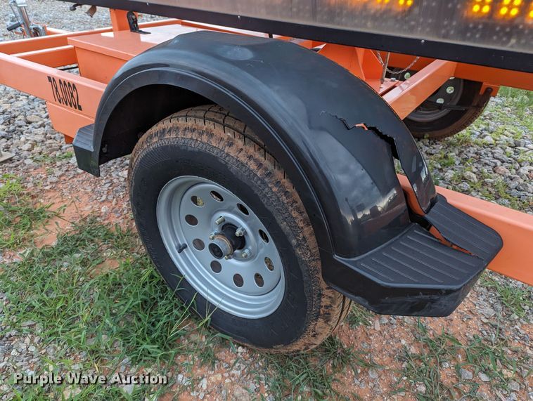 image for item LM9830 2018 K&K Systems MB14281  message board trailer