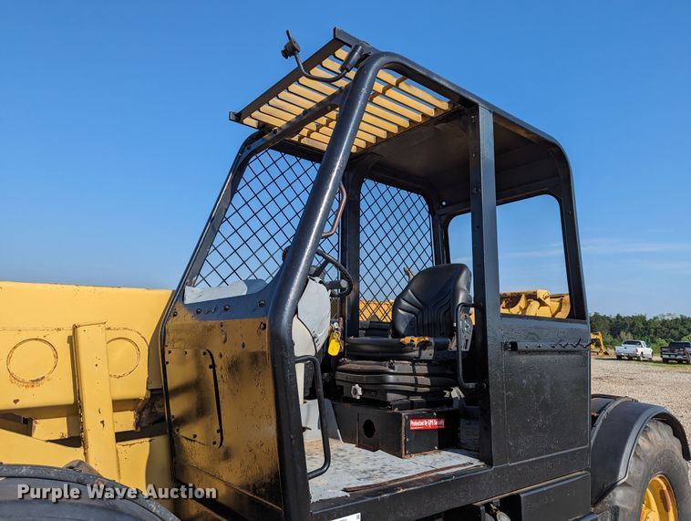 image for item LM9831 2000 Caterpillar TH103  telehandler