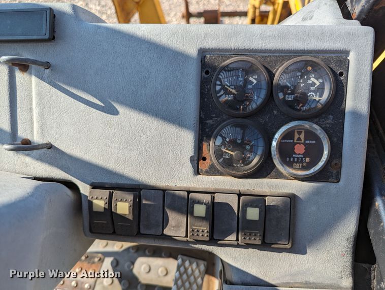 image for item LM9831 2000 Caterpillar TH103  telehandler