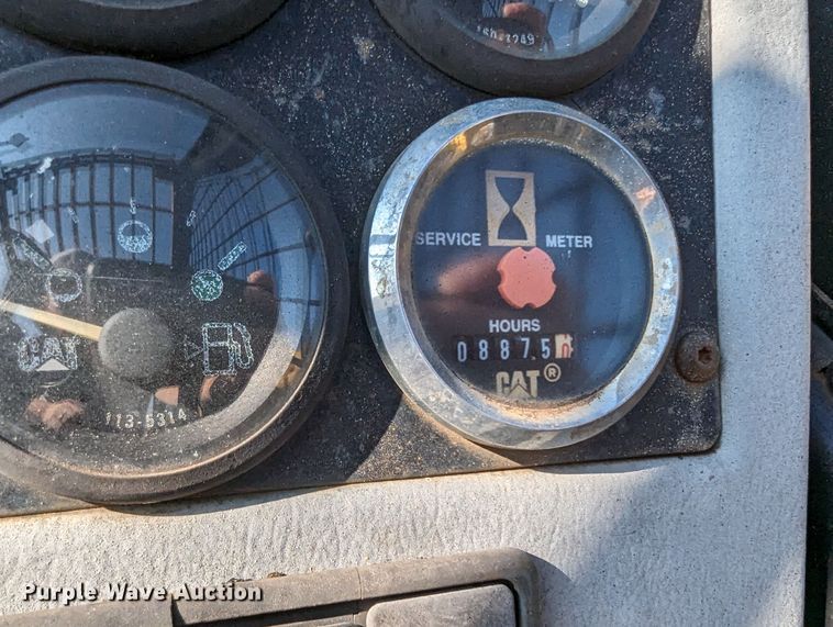 image for item LM9831 2000 Caterpillar TH103  telehandler