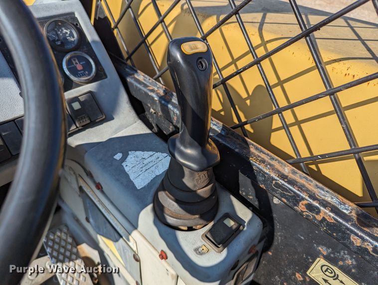 image for item LM9831 2000 Caterpillar TH103  telehandler