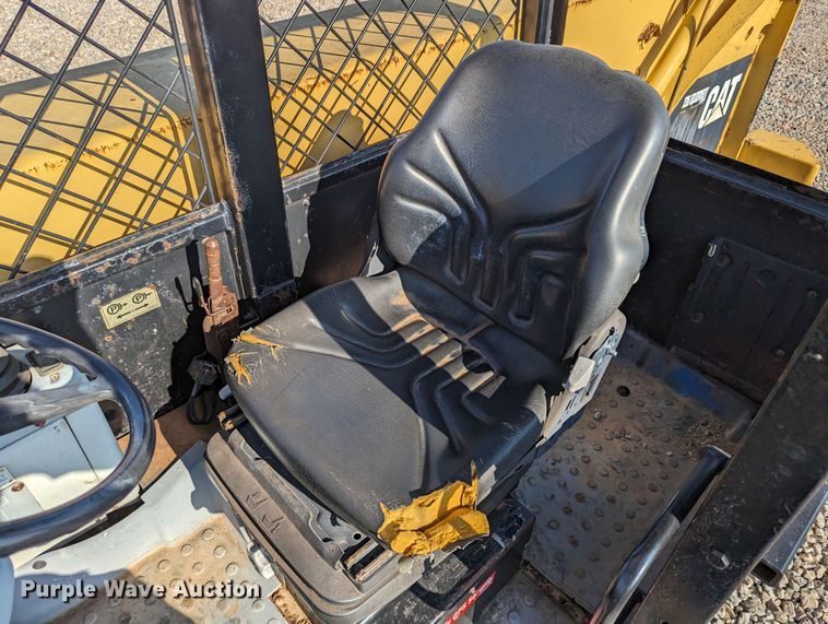 image for item LM9831 2000 Caterpillar TH103  telehandler