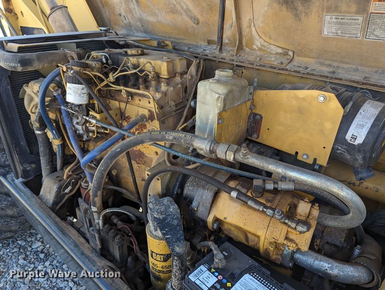 image for item LM9831 2000 Caterpillar TH103  telehandler