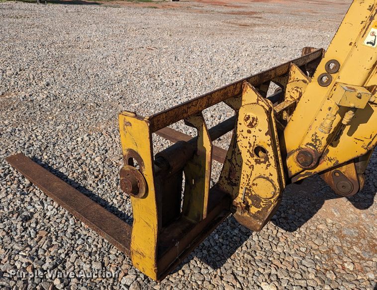 image for item LM9831 2000 Caterpillar TH103  telehandler