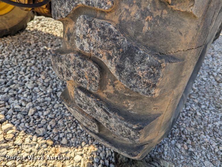 image for item LM9831 2000 Caterpillar TH103  telehandler