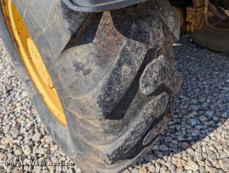 image for item LM9831 2000 Caterpillar TH103  telehandler