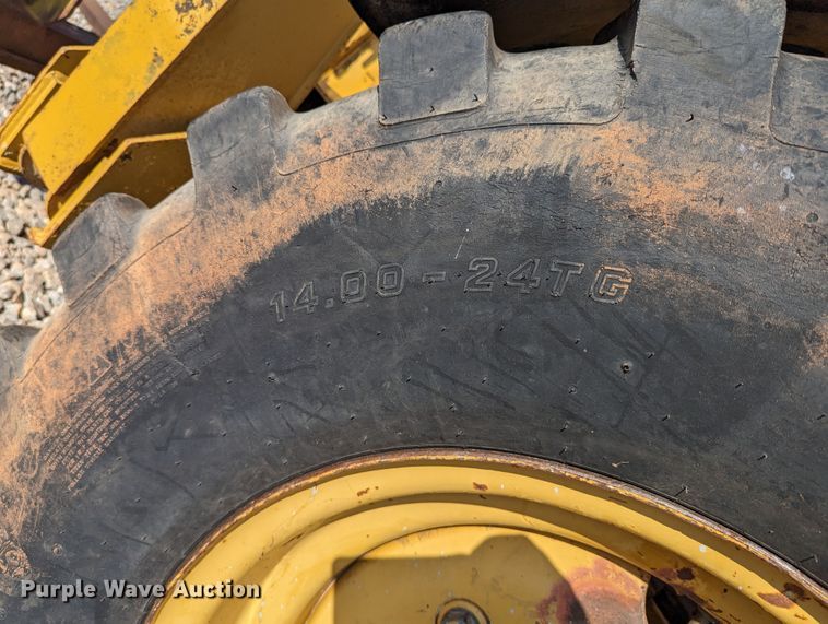 image for item LM9831 2000 Caterpillar TH103  telehandler