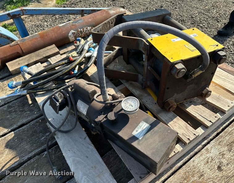 image for item LN9265 Coll-O-Crimp T-400  hose crimper