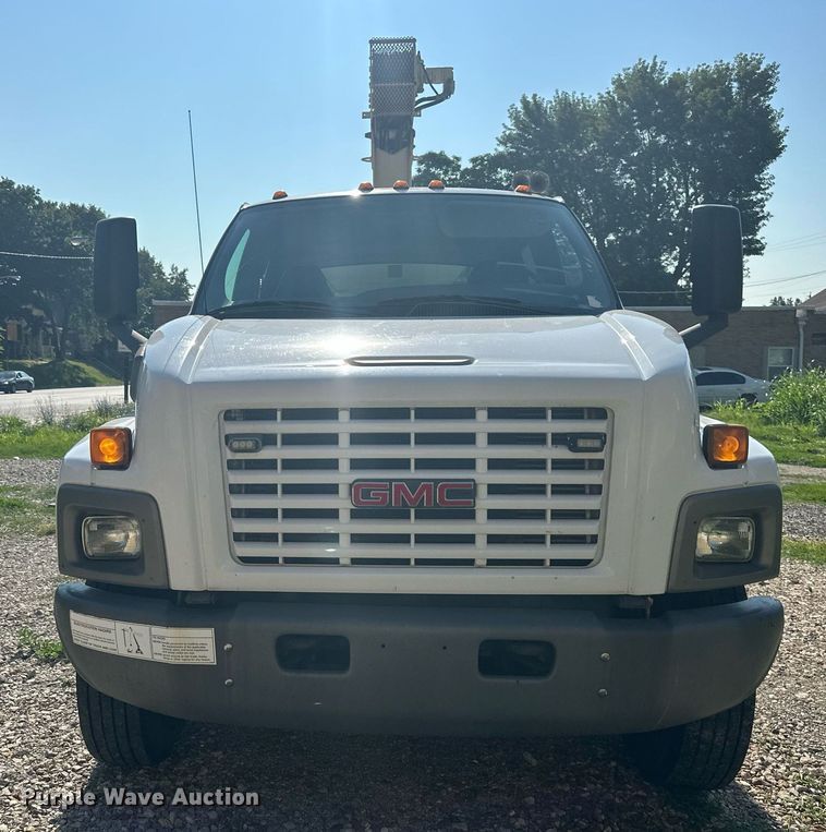 image for item LN9272 2009 GMC C7500  Crew Cab crane truck