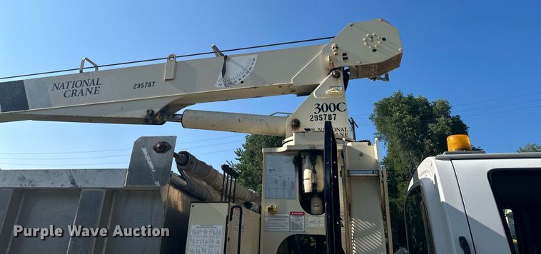 image for item LN9272 2009 GMC C7500  Crew Cab crane truck