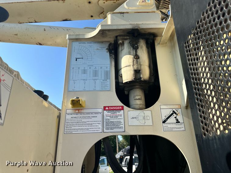 image for item LN9272 2009 GMC C7500  Crew Cab crane truck