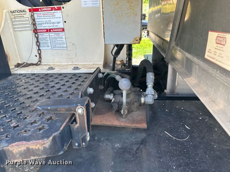 image for item LN9272 2009 GMC C7500  Crew Cab crane truck