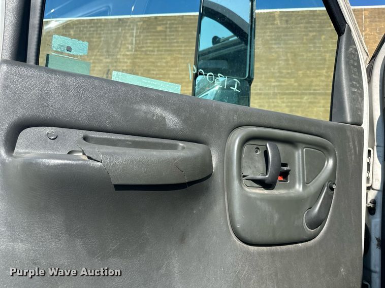 image for item LN9272 2009 GMC C7500  Crew Cab crane truck