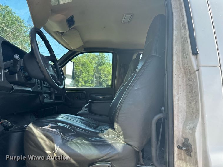 image for item LN9272 2009 GMC C7500  Crew Cab crane truck