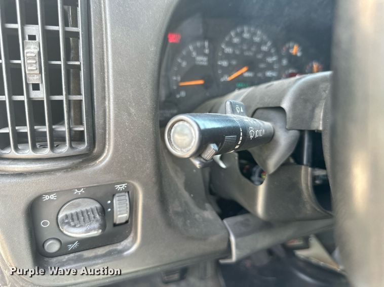 image for item LN9272 2009 GMC C7500  Crew Cab crane truck