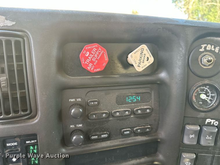 image for item LN9272 2009 GMC C7500  Crew Cab crane truck