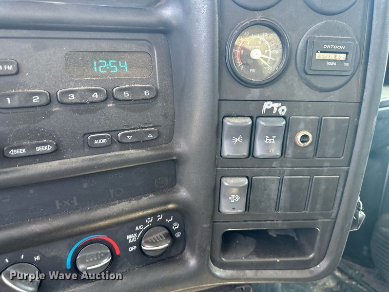 image for item LN9272 2009 GMC C7500  Crew Cab crane truck