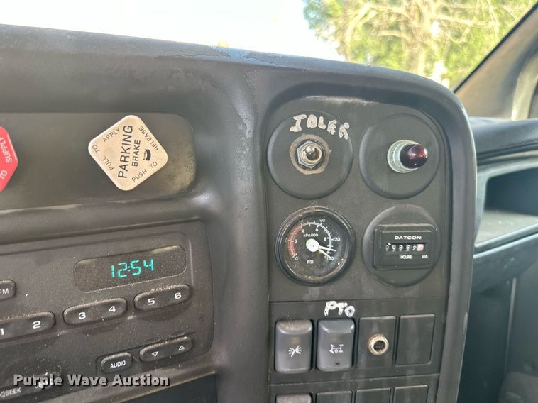 image for item LN9272 2009 GMC C7500  Crew Cab crane truck