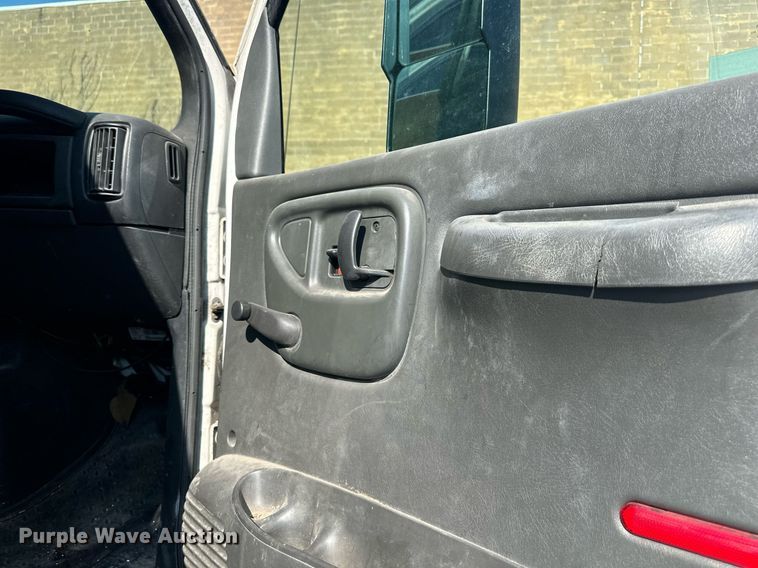 image for item LN9272 2009 GMC C7500  Crew Cab crane truck