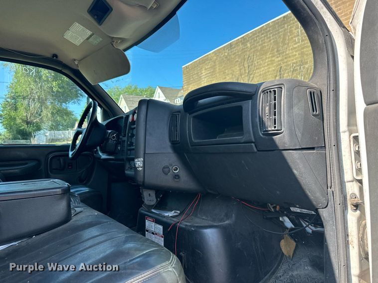 image for item LN9272 2009 GMC C7500  Crew Cab crane truck