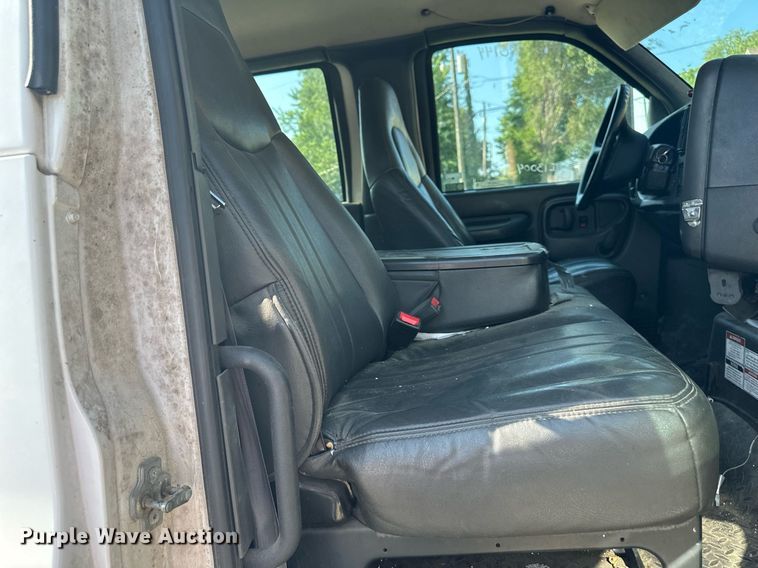 image for item LN9272 2009 GMC C7500  Crew Cab crane truck