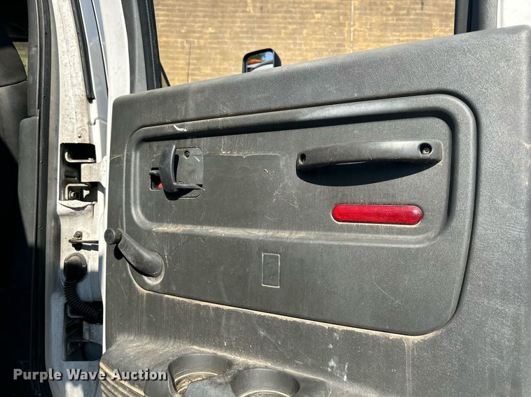 image for item LN9272 2009 GMC C7500  Crew Cab crane truck