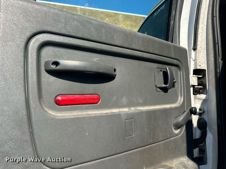 image for item LN9272 2009 GMC C7500  Crew Cab crane truck