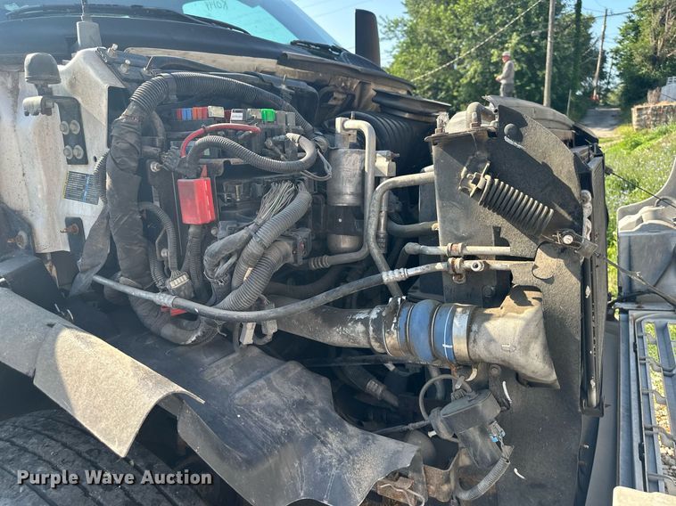 image for item LN9272 2009 GMC C7500  Crew Cab crane truck