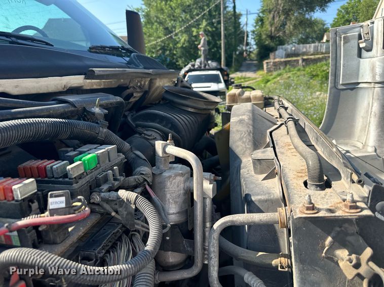 image for item LN9272 2009 GMC C7500  Crew Cab crane truck