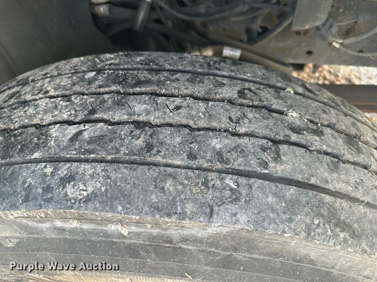 image for item LN9272 2009 GMC C7500  Crew Cab crane truck