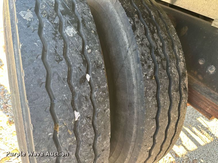 image for item LN9272 2009 GMC C7500  Crew Cab crane truck