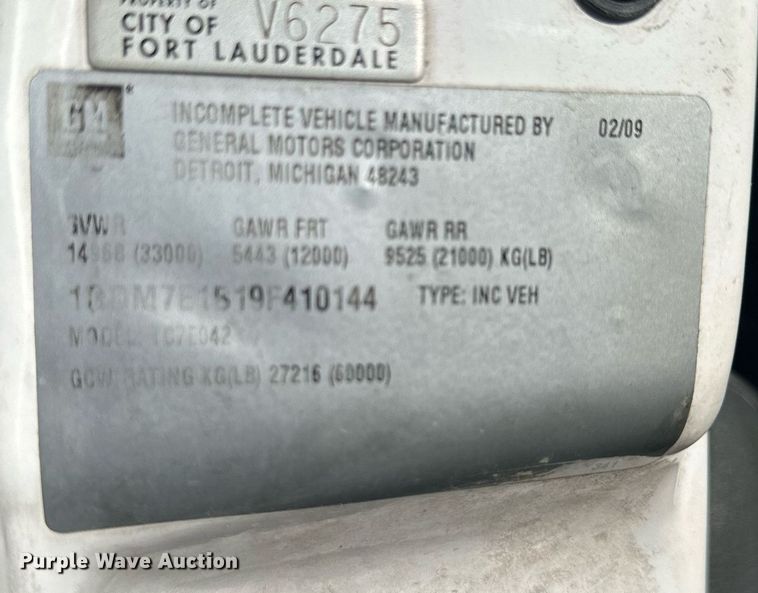 image for item LN9272 2009 GMC C7500  Crew Cab crane truck