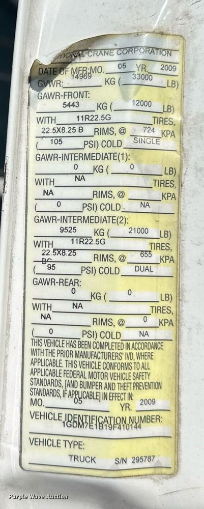 image for item LN9272 2009 GMC C7500  Crew Cab crane truck